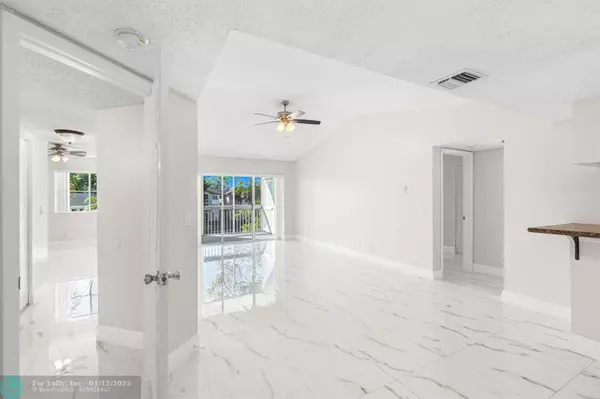 Coral Springs, FL 33076,9833 Westview Dr  #836