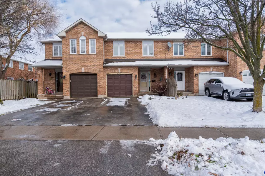 2139 Oakpoint RD, Oakville, ON L6M 3N2