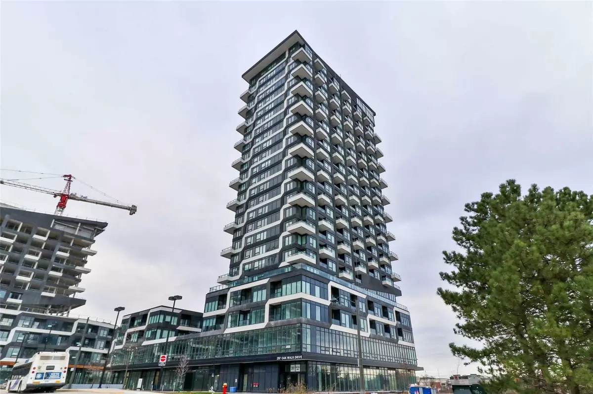 Oakville, ON L6H 6R6,297 Oak walk DR #306