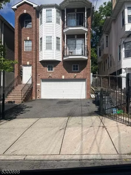 83 Farley Ave, Newark City, NJ 07108