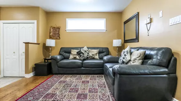 Barrhaven, ON K2J 5B4,17 Alameda WAY