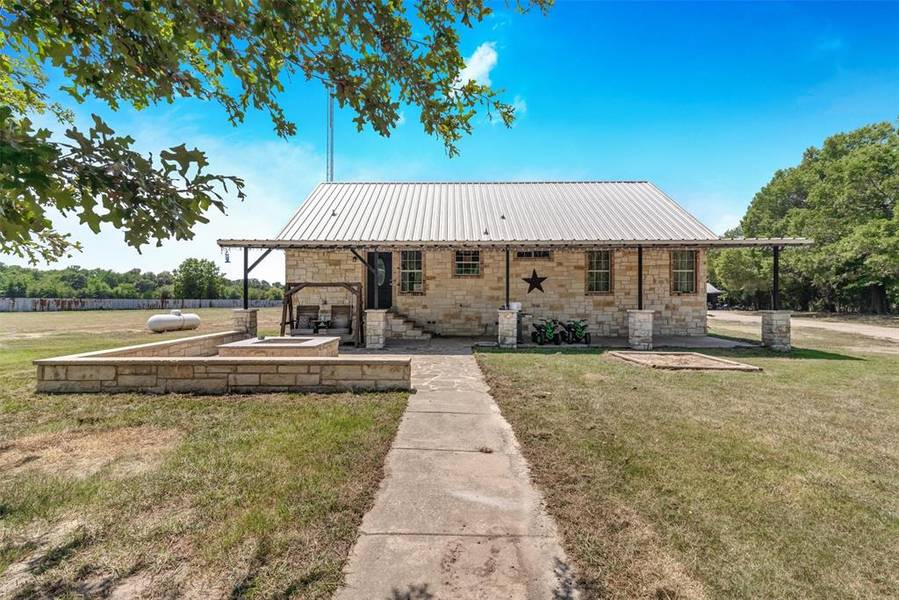 237 County Road 1008, Wolfe City, TX 75496