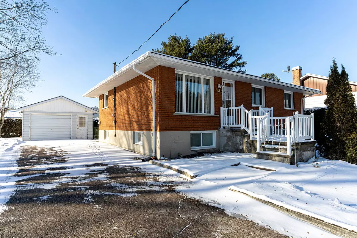 Renfrew, ON K8A 4J8,536 Lark ST