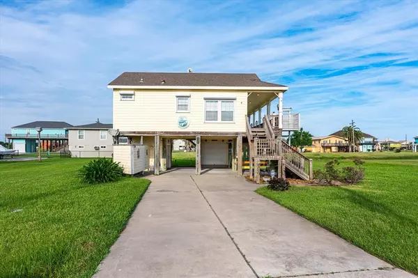 Crystal Beach, TX 77650,924 Westview