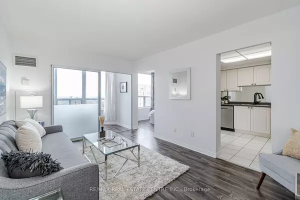 Mississauga, ON L5B 4B1,135 Hillcrest AVE #2216