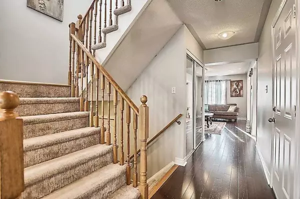 Oakville, ON L6M 5H1,3087 Highbourne CRES