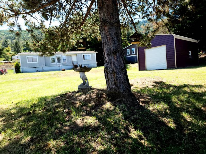 237 CLARK ST, Myrtle Creek, OR 97457