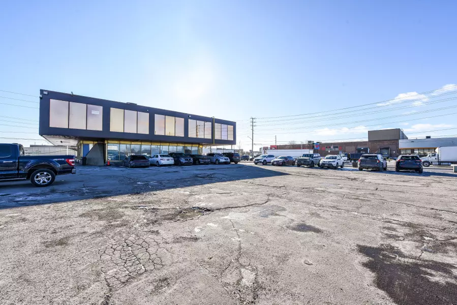 1300 Steeles AVE E #221, Brampton, ON L6T 1A2