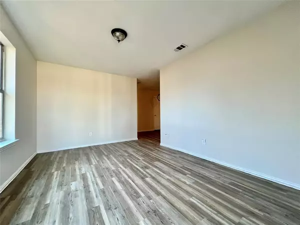 Fort Worth, TX 76106,3127 Loraine Street #3125