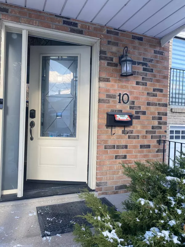 Toronto W10, ON M9V 4P8,10 Norbrook CRES