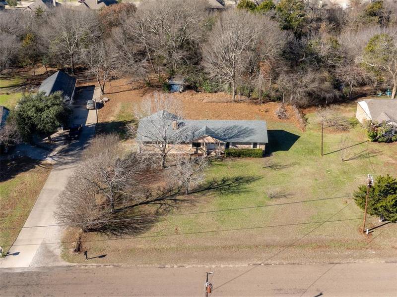 605 Little Creek Trail, Oak Leaf, TX 75154