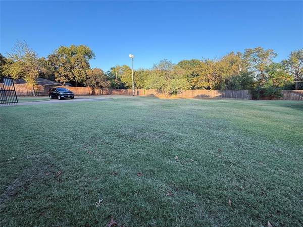 3300 Brown Trail, Bedford, TX 76021