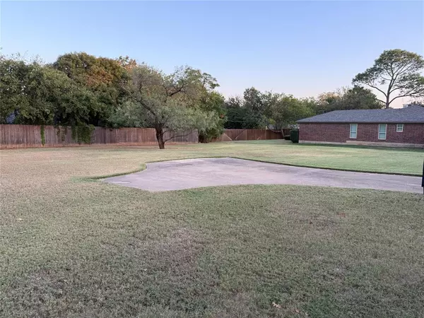 Bedford, TX 76021,3300 Brown Trail