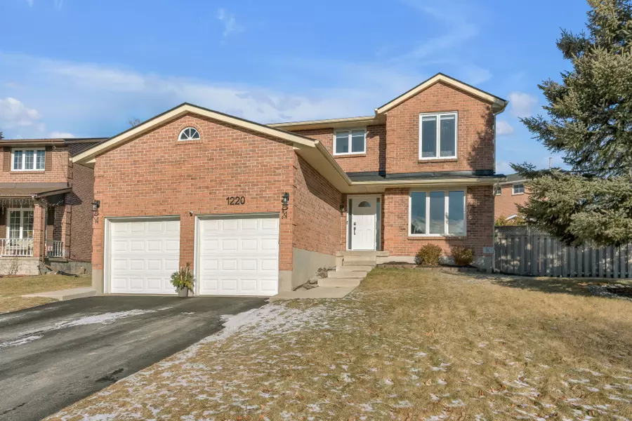 1220 Humberside DR, Kingston, ON K7P 2P3