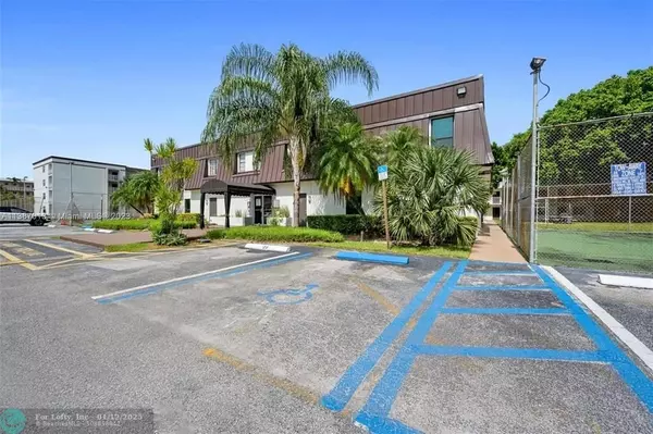 Dania Beach, FL 33004,500 NE 2nd St  #221