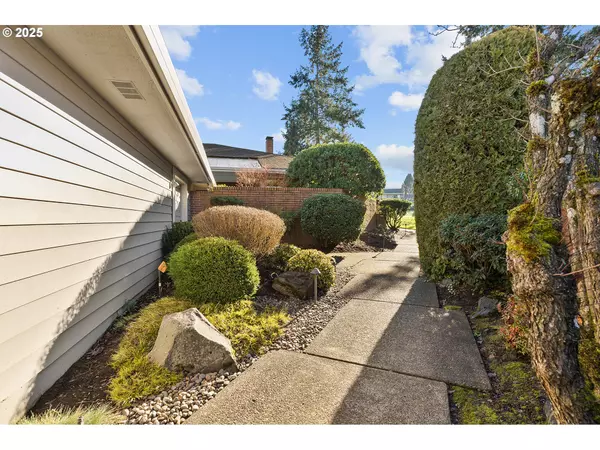 Wilsonville, OR 97070,7240 SW LAKE BLUFF CT