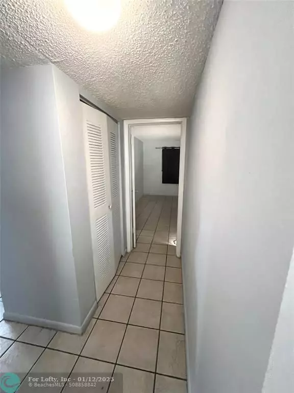 Lauderdale Lakes, FL 33311,3610 NW 21st Street  #203