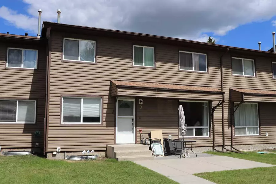 5231 6 Avenue #9, Edson, AB T7E 1L1