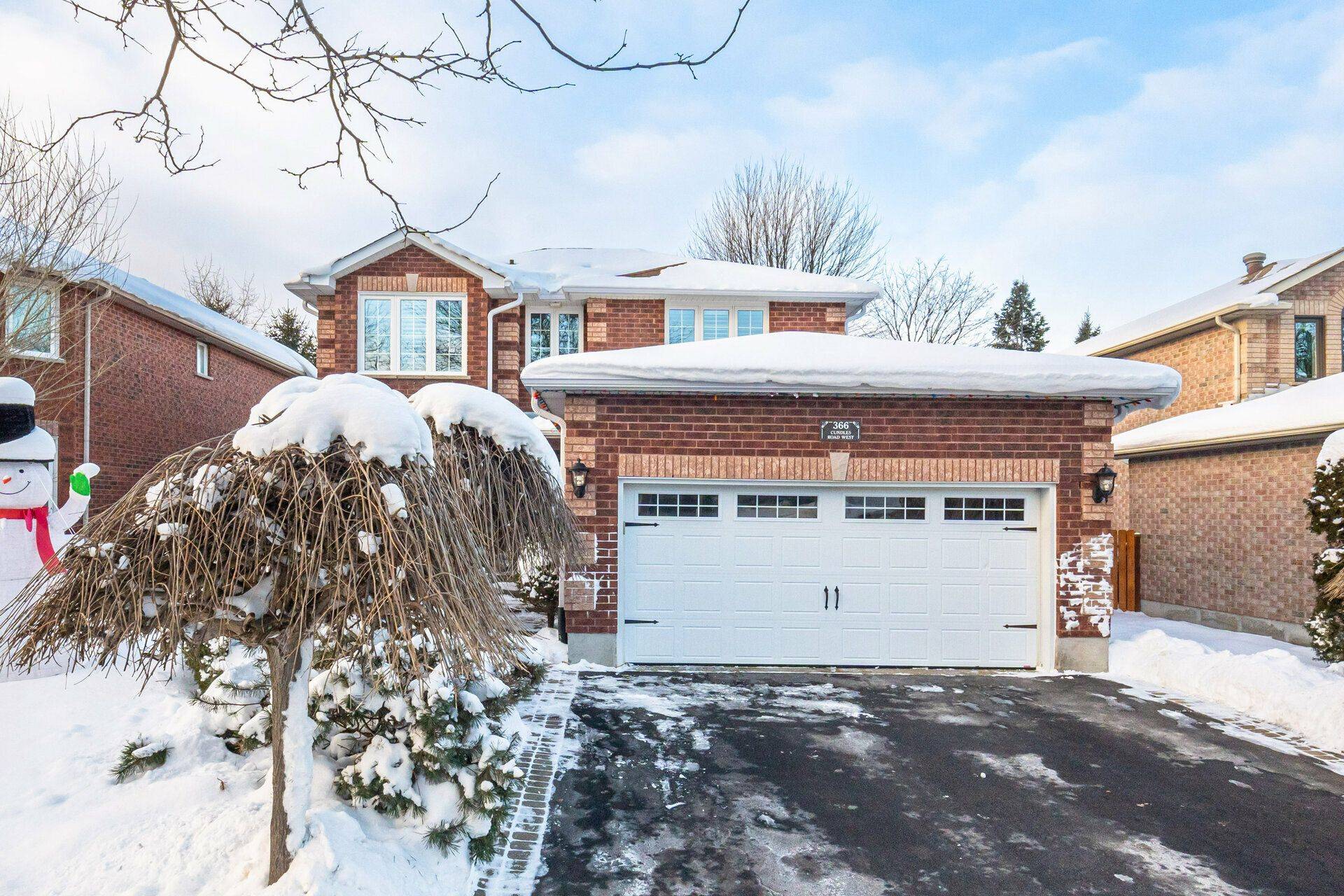 366 Cundles RD W, Barrie, ON L4N 7C8