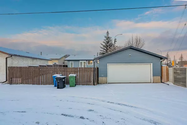 Calgary, AB T1Y3A4,5223 Rundlehorn DR NE