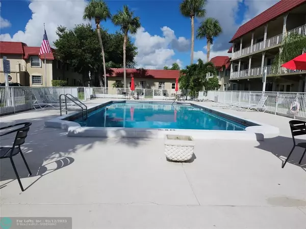 Deerfield Beach, FL 33441,475 SE 8th St  #115