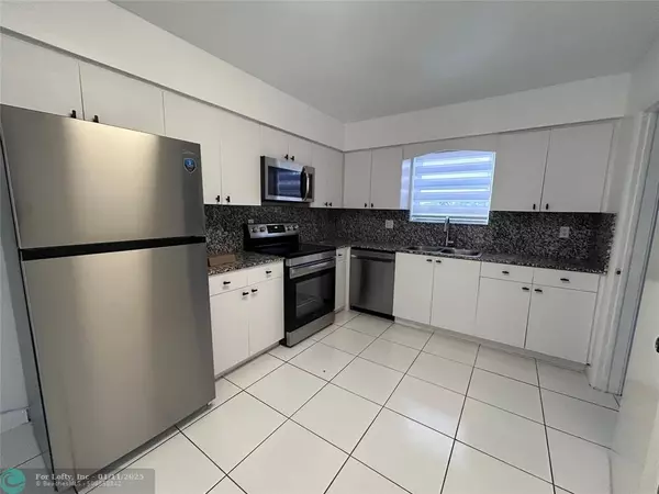 3617 polk St, Hollywood, FL 33021