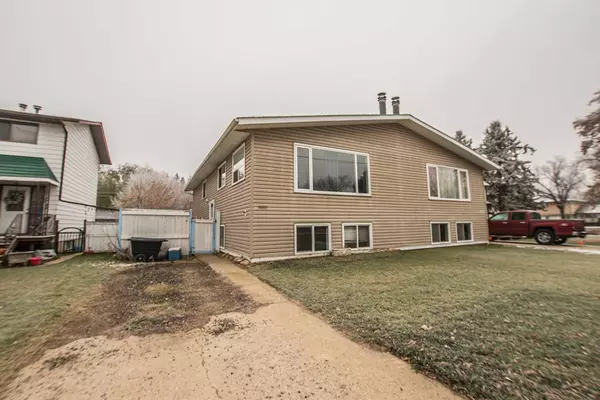 5007 58 ST, Lacombe, AB T4L 1K7