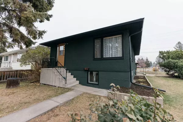 Red Deer, AB T4N 2X3,4401 40A AVE