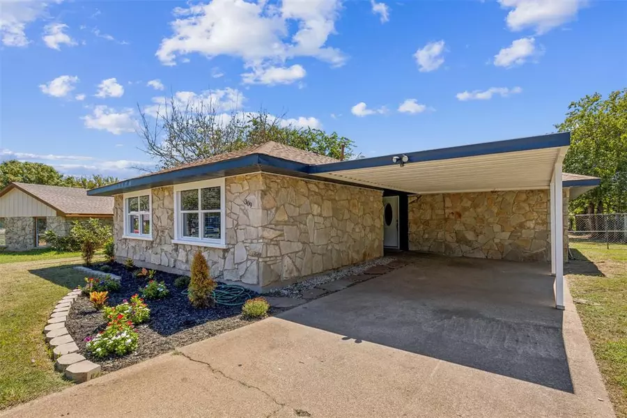 309 Kessler Drive, Granbury, TX 76048