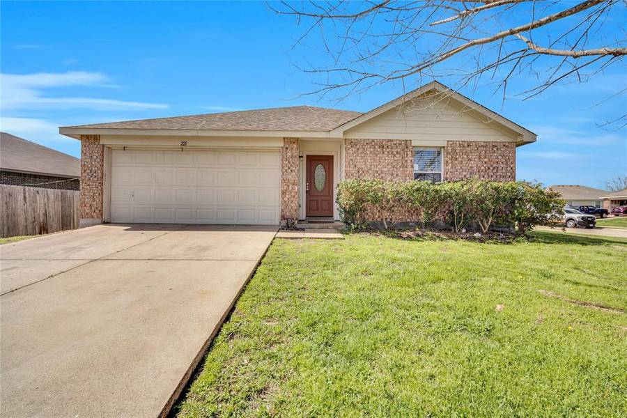 221 Meadowcrest Drive, Terrell, TX 75160