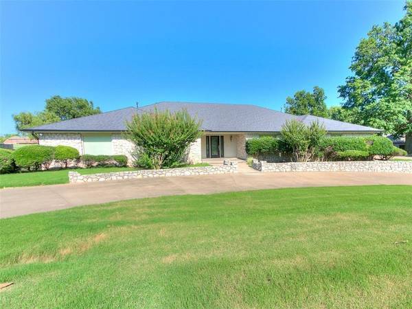 3 Country Club Road, Shawnee, OK 74801