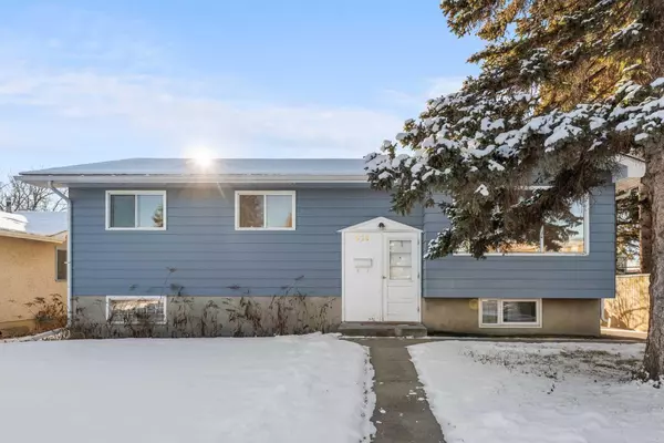 Calgary, AB T2W 0P5,823 Sabrina RD SW