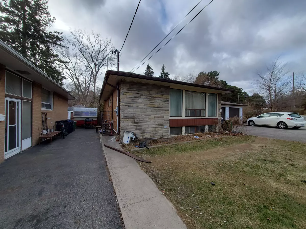 Toronto W01, ON M6S 3C8,62 Coe Hill DR #Main