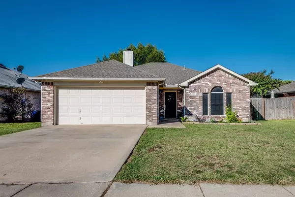 1221 Gray Dawn Drive, Midlothian, TX 76065