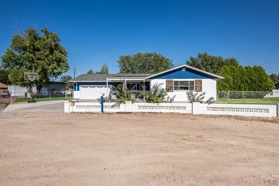 1213 Shannon Dr, Pueblo, CO 81006