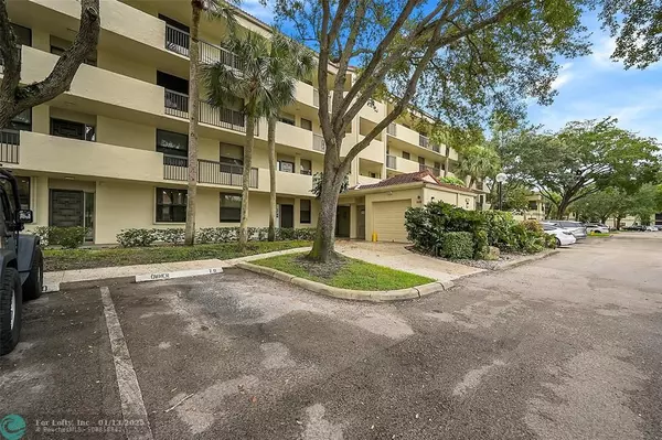 Coconut Creek, FL 33066,2908 Carambola Circle S  #403