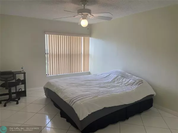 Deerfield Beach, FL 33442,2059 SW 15TH ST  #225