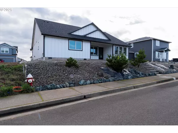 Bandon, OR 97411,789 SPYGLASS DR