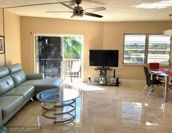 Pompano Beach, FL 33062,1967 S Ocean Blvd  #420C