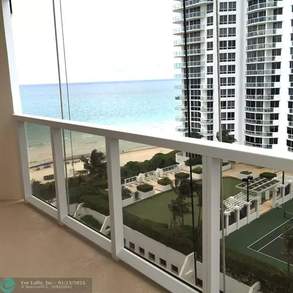 Miami Beach, FL 33141,6423 Collins Ave  #1501