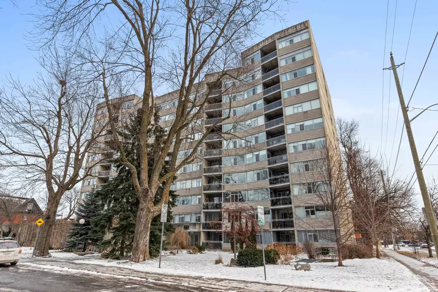 60 Mcleod ST #201, Ottawa Centre, ON K2P 2G1