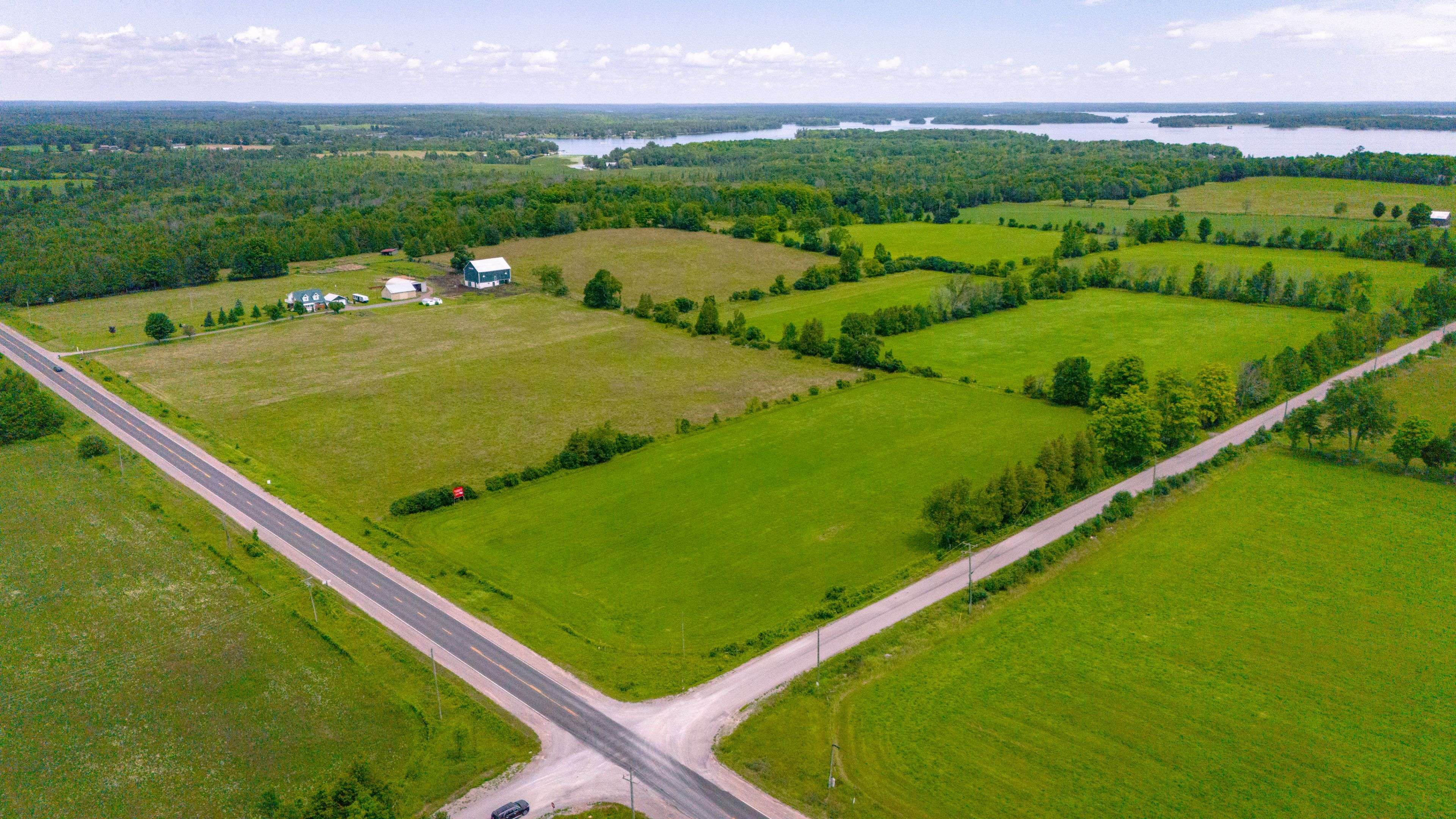 Selwyn, ON K0L 1T0,1425 Tara RD