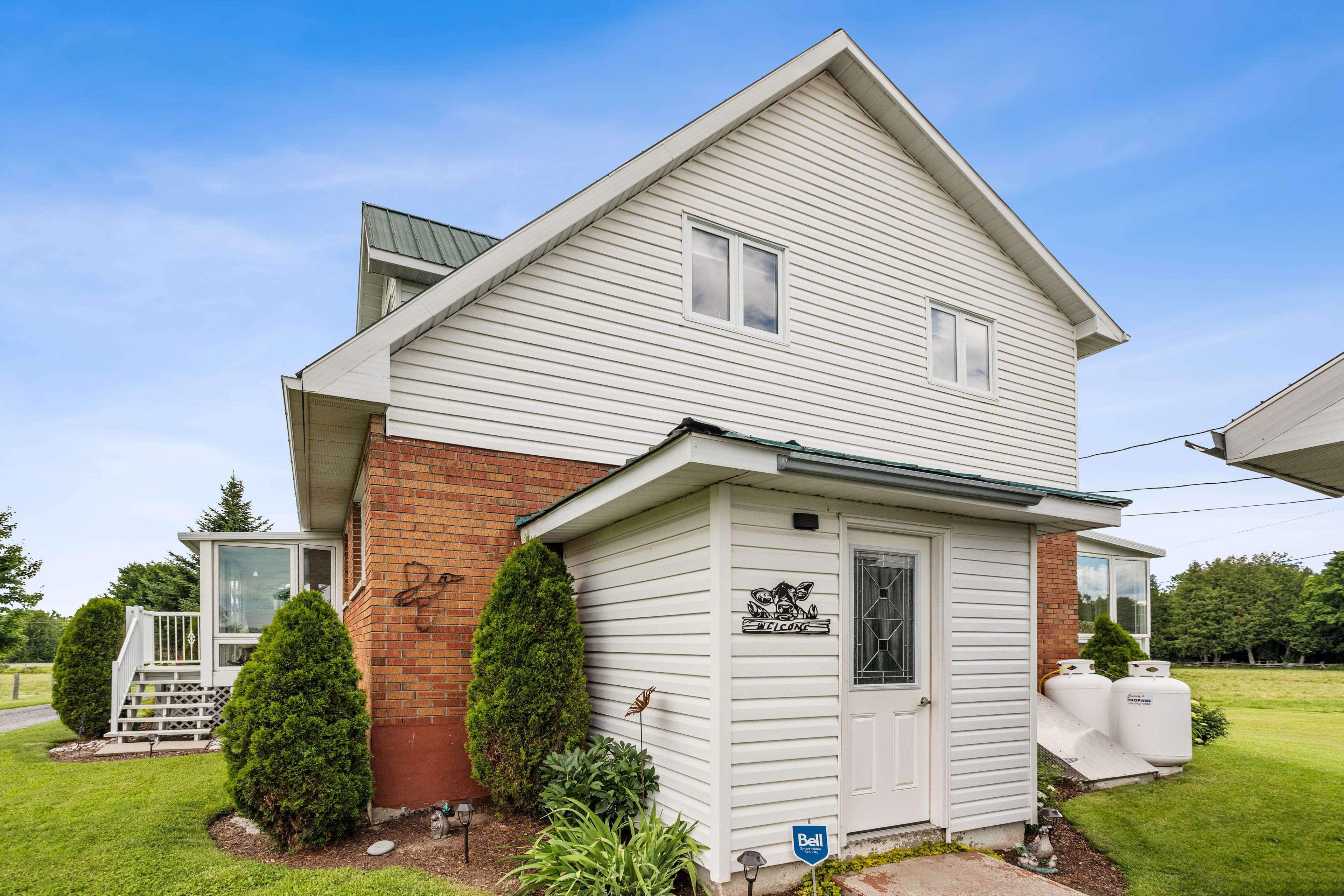 Selwyn, ON K0L 1T0,1425 Tara RD