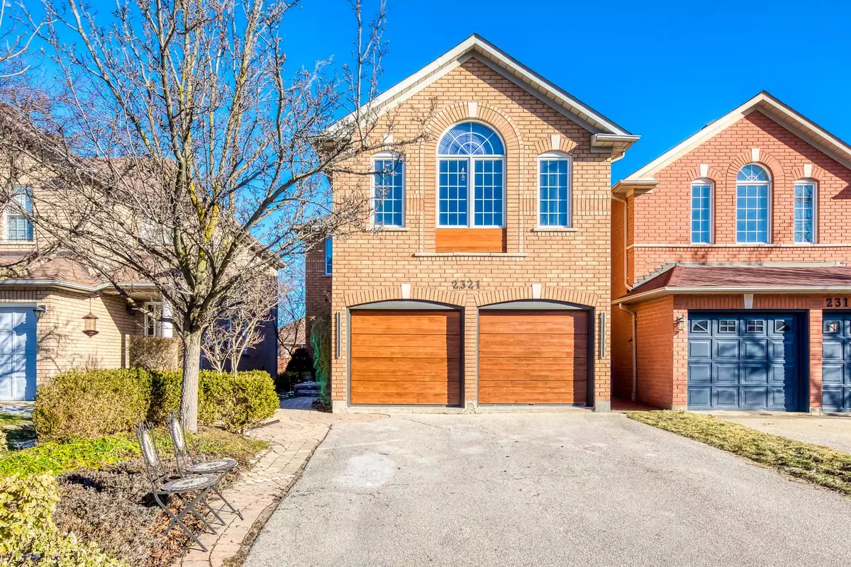 Mississauga, ON L5M 5Y1,2321 Yorktown CIR