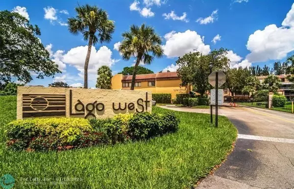 430 Commodore Dr  #216, Plantation, FL 33325