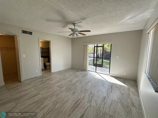 Coral Springs, FL 33065,3162 Coral Springs Dr  #4