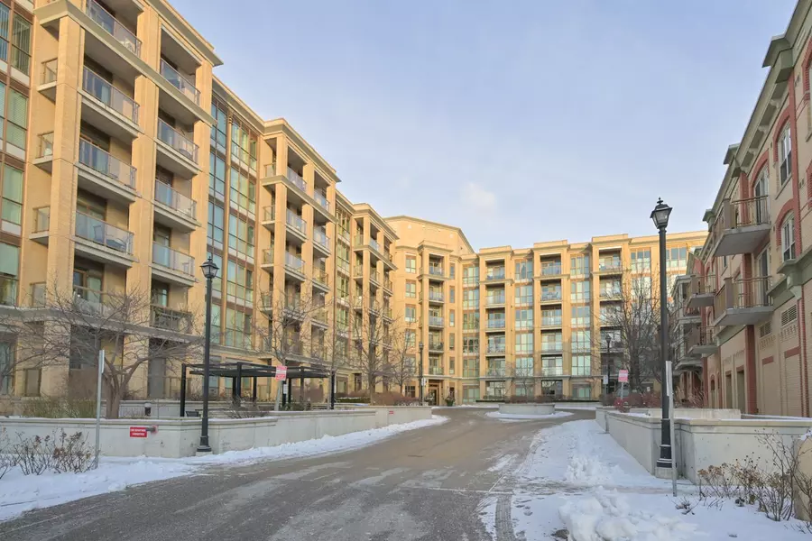 68 Main ST N #302, Markham, ON L3P 0N5