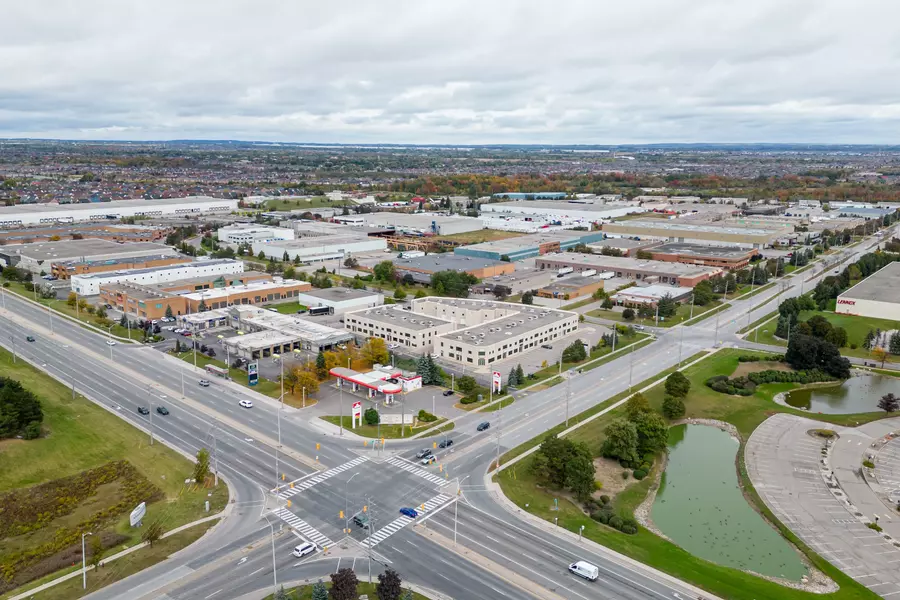 2 Automatic RD #214, Brampton, ON L6S 6K8