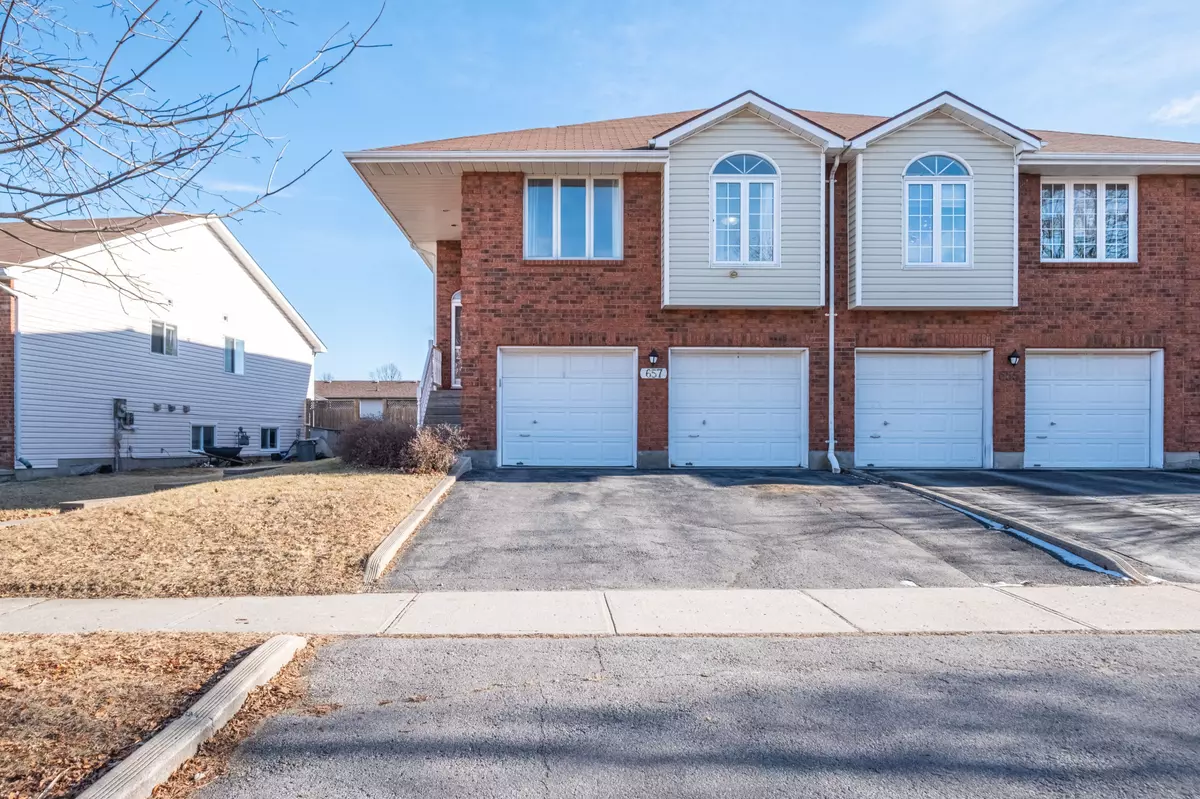 Kingston, ON K7M 8X4,657 Barnsley CRES