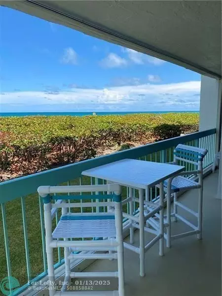 Jensen Beach, FL 34957,9940 S Ocean Dr  #101